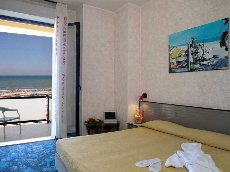 Hotel Boemia Riccione Exterior photo