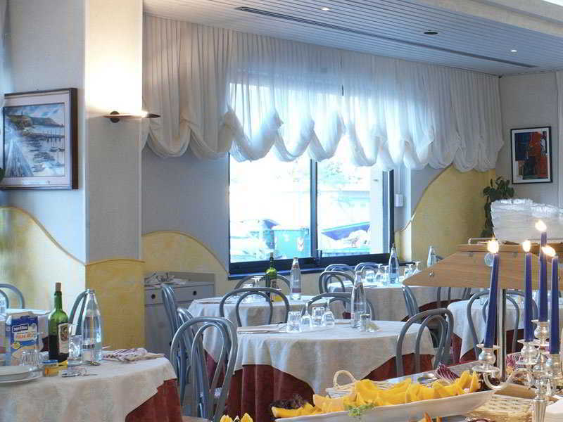 Hotel Boemia Riccione Exterior photo