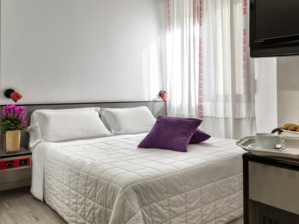 Hotel Boemia Riccione Exterior photo